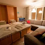 Haus Bodmen C, Edelweiss צרמט